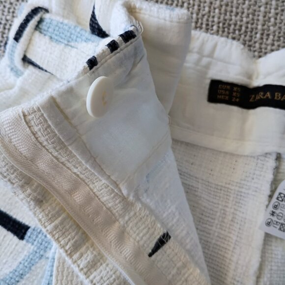 ZARA Women’s XS Tweed Blend High Waist Shorts – Belted Botanical Print - Picture 4 of 5